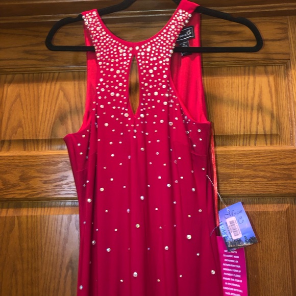 Morgan & Co. Red and Sparkle Formal Gown NWT Dress size 3 - Picture 6 of 6